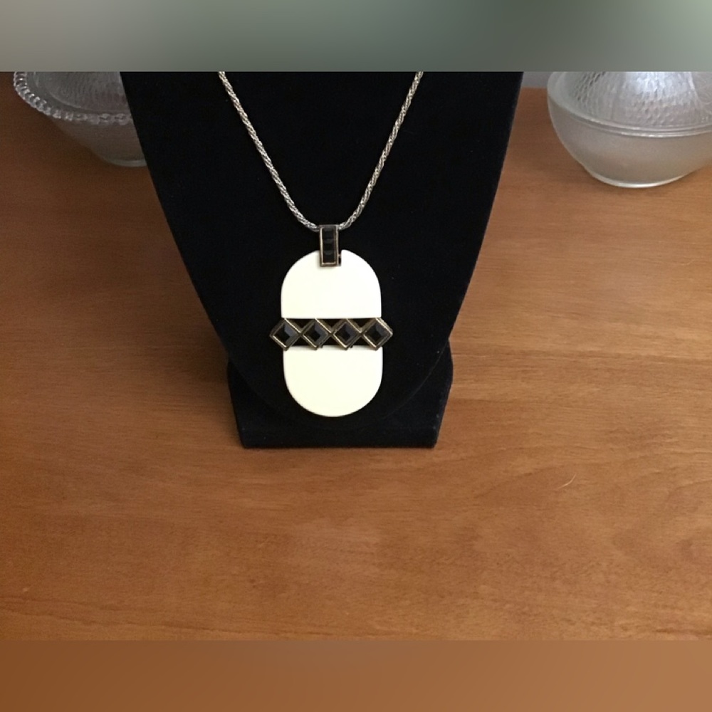 Vintage 70’s Givenchy Pendant/Necklace